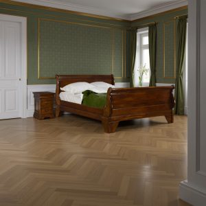 Versailles Sleigh Bed in Chestnut Colour - High End Footboard